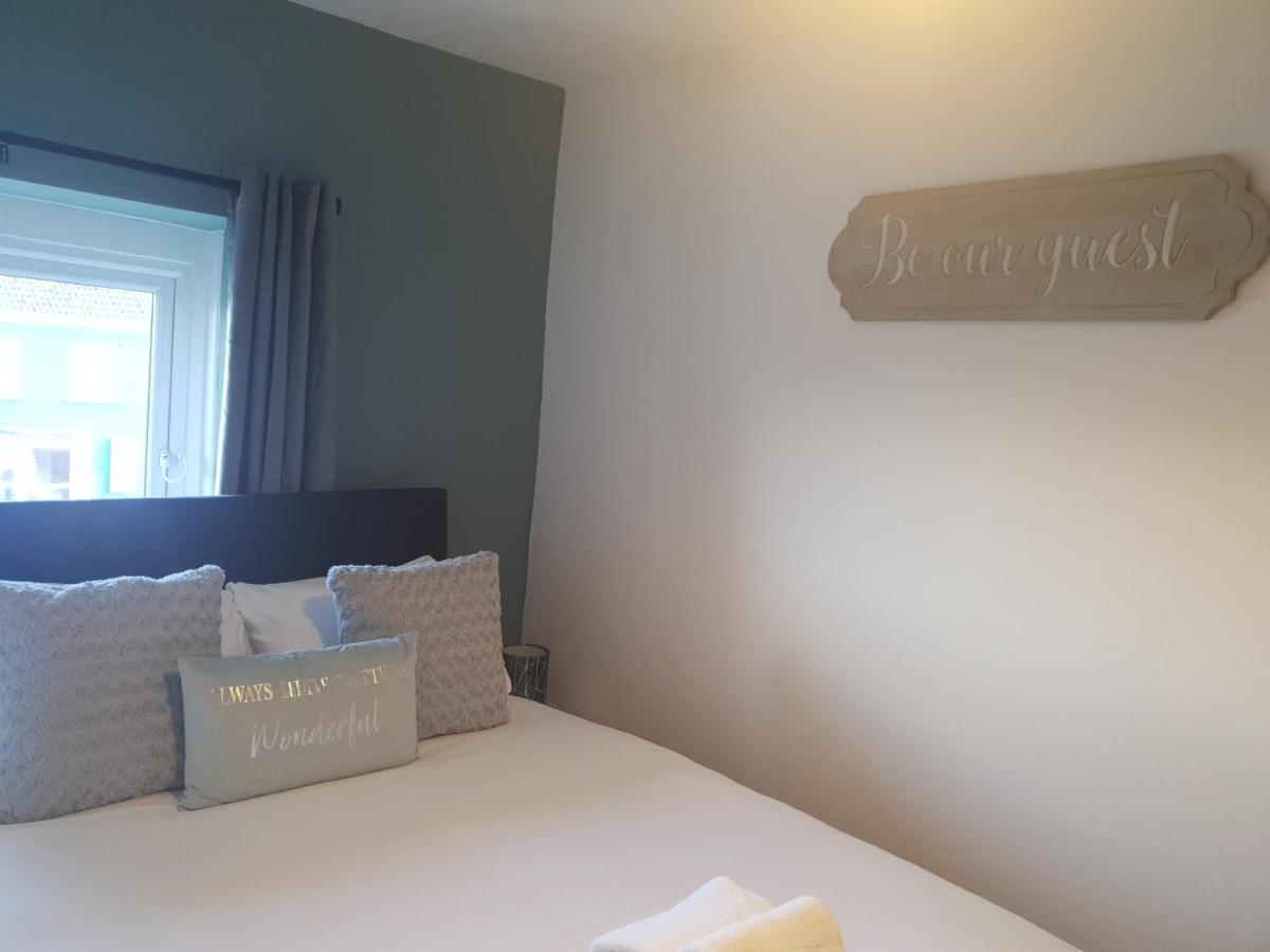 Topzy-Turvy - 1 Bedroom Apartment Σουόνσι Εξωτερικό φωτογραφία