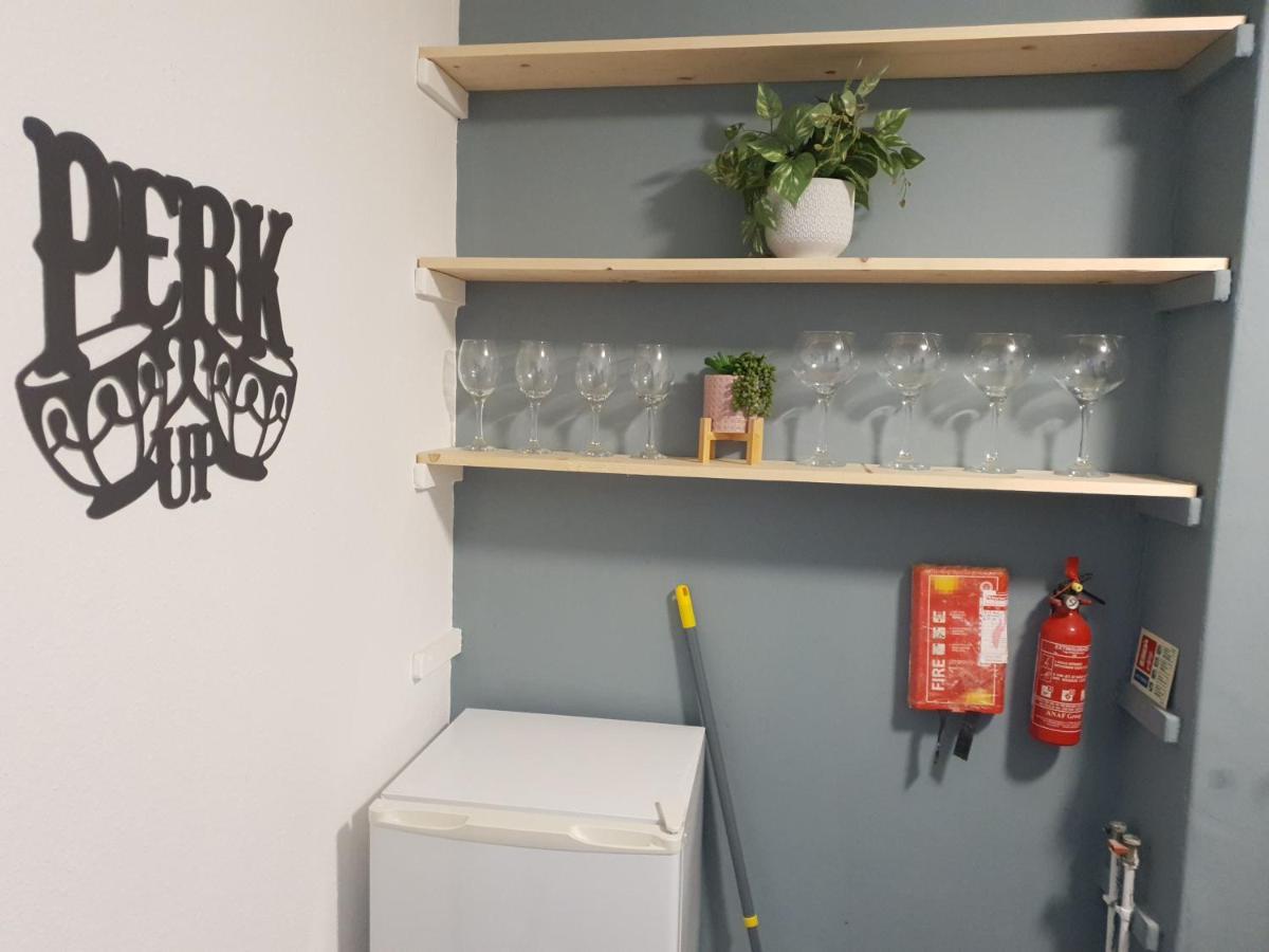 Topzy-Turvy - 1 Bedroom Apartment Σουόνσι Εξωτερικό φωτογραφία